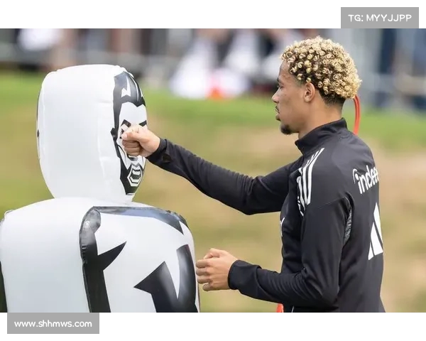 纽卡与利物浦竞争埃基蒂克转会 法国前锋尚未与任一方达成协议